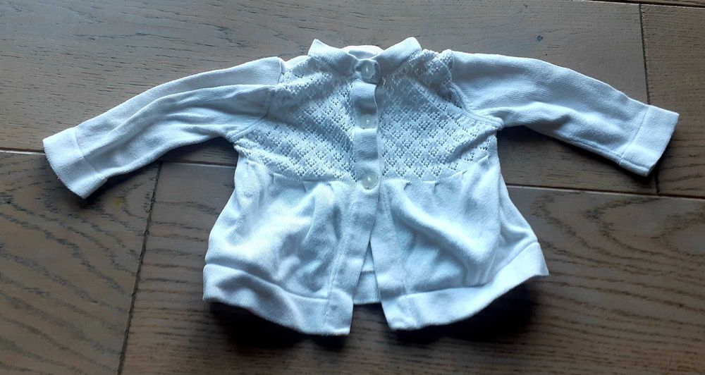 biały sweterek dla dziewczynki 0-3 miesiące 50 56 60