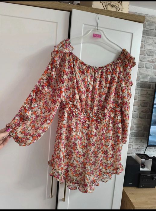 Nowy kombinezon Guess, rozmiar XL – hiszpanka, kwiatowy wzór, romantyc