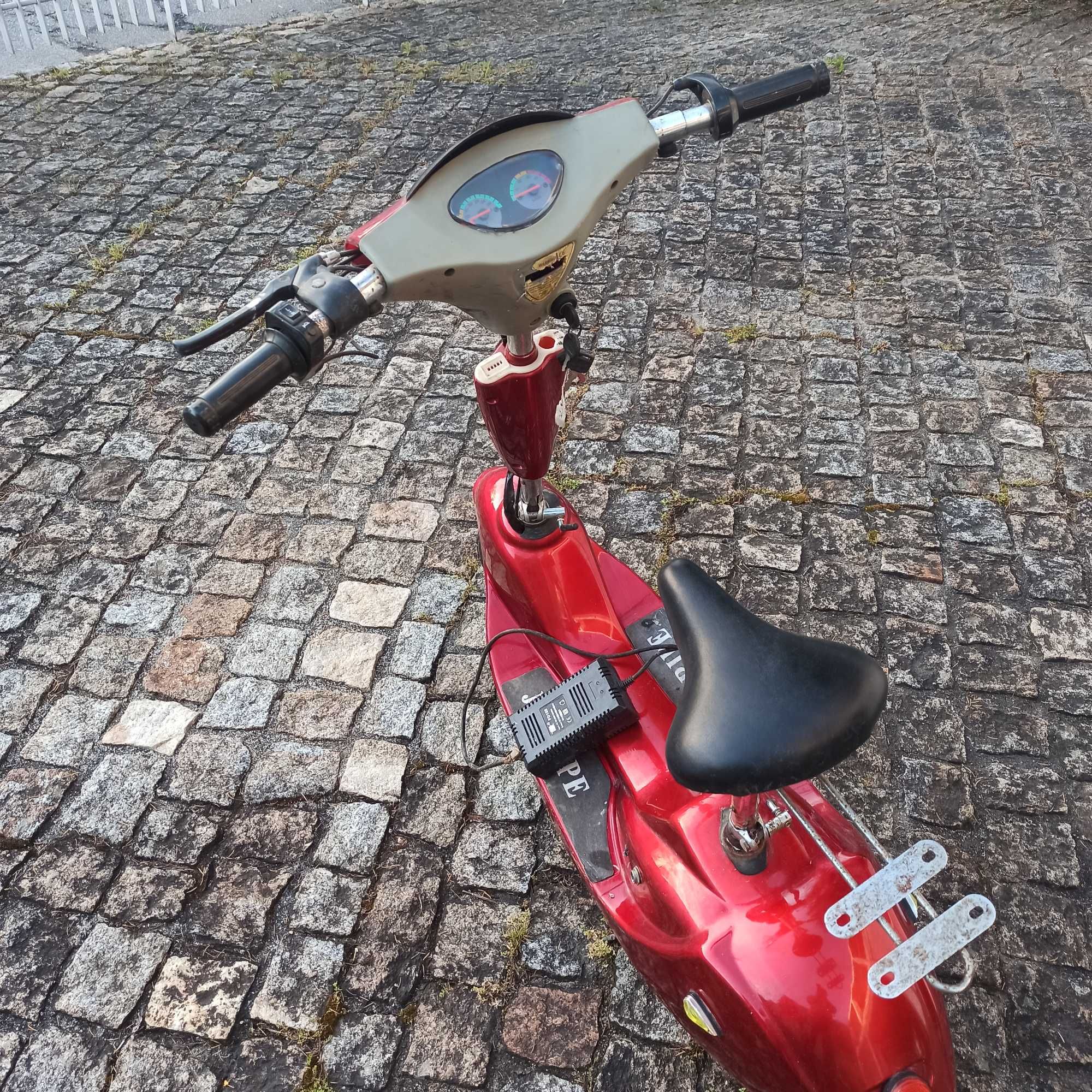 Trotinete/monociclo elétrico