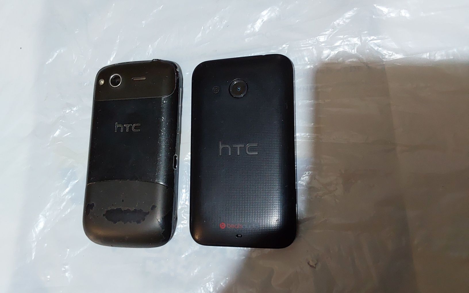 Телефон мобильный hTC продам.