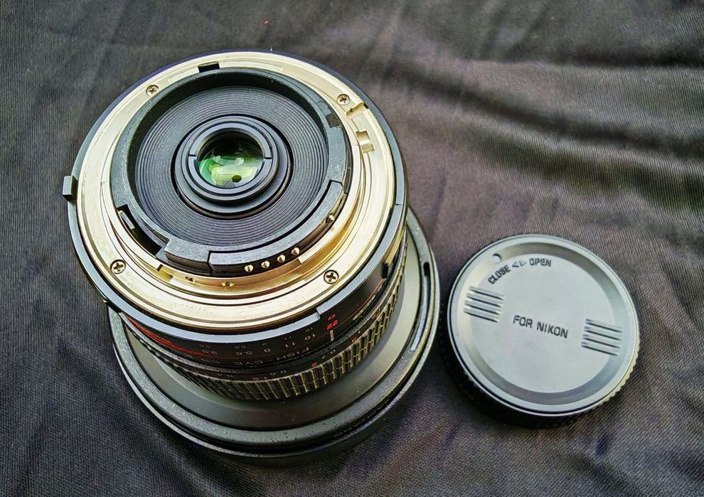 Samyang 8mm f3.5 UMC Fish-Eye CS II Nikon