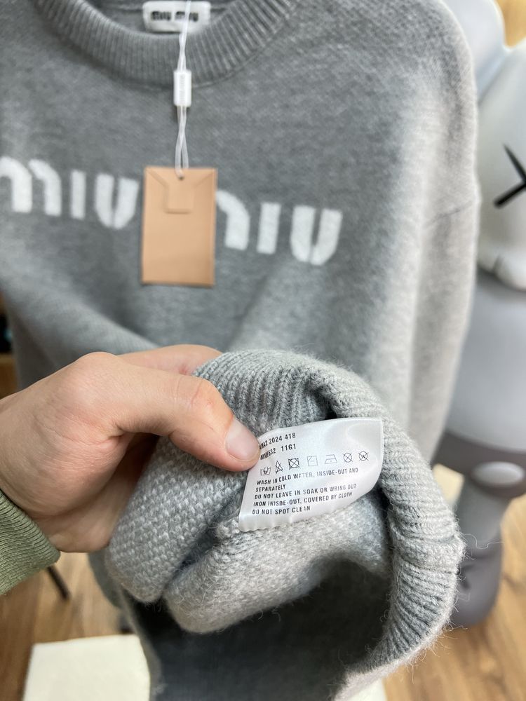 Світер Miu Miu Grey Woll Sweater Logo