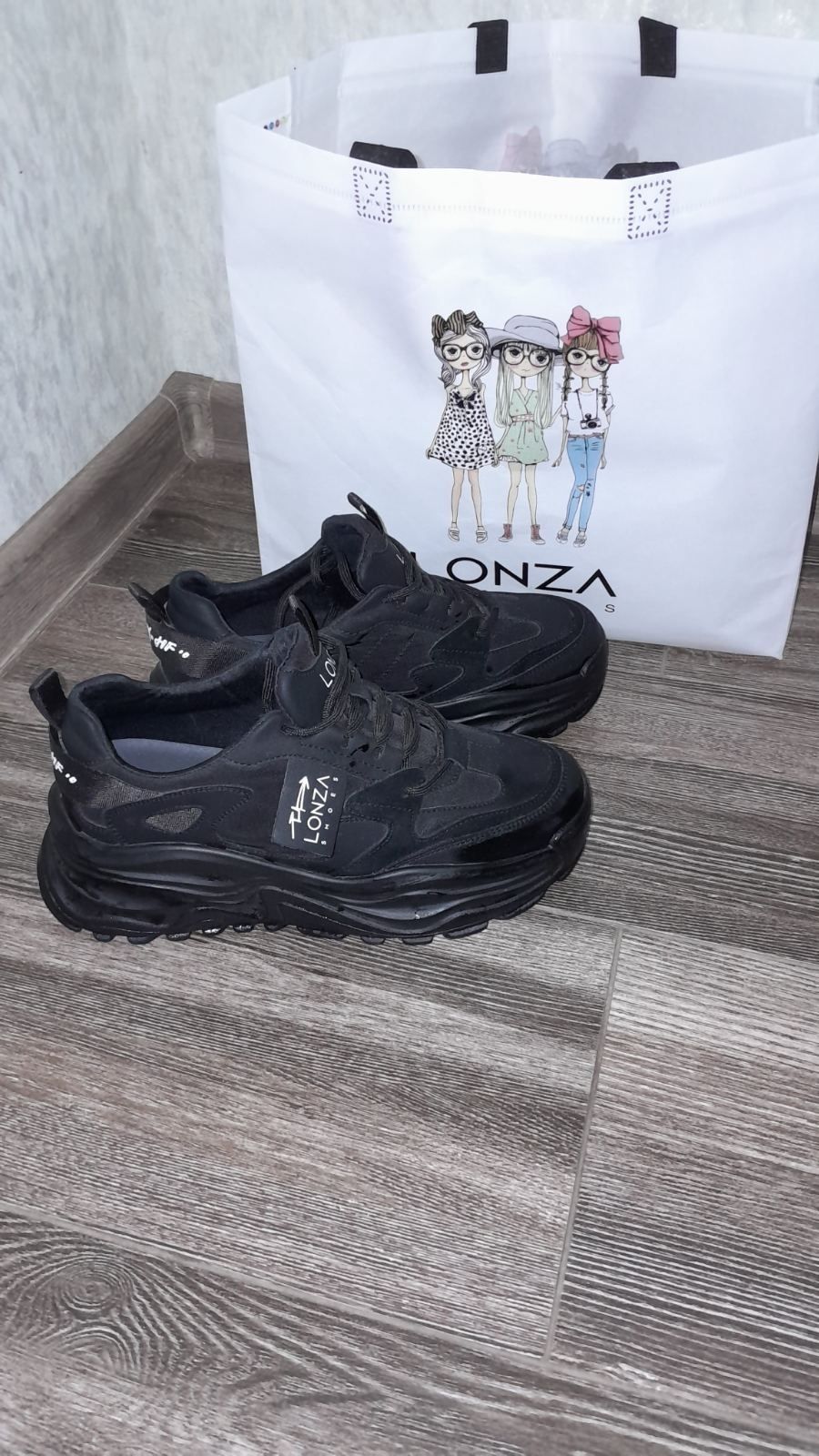 Кросівки фірми Lonza