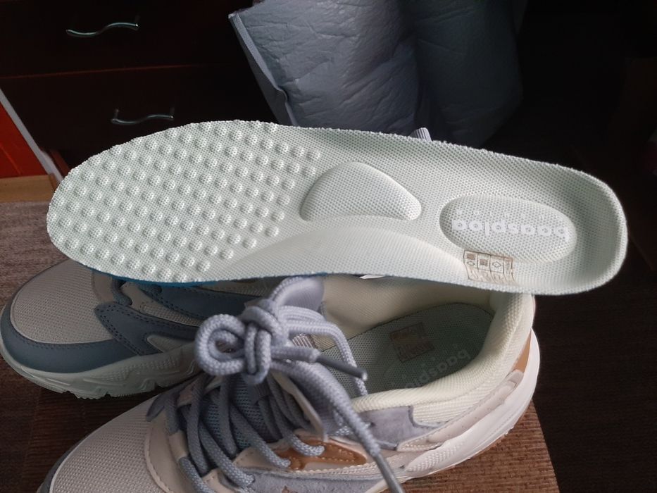 Женские кроссовки baasploa 37