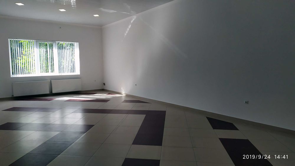 Залишилося одне приміщення 50 м2 Оренда комерція  Головна 246Р