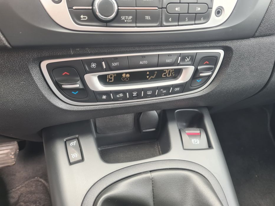 Renault Scenic / 1,6 diesel / 7 osób / Navi / Led / Lift /