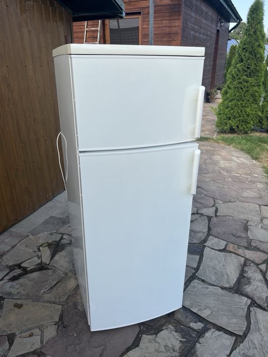 Холодильник electrolux