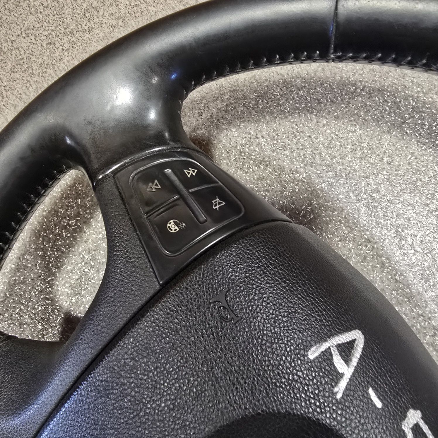 Кермо, руль Skoda Octavia A5