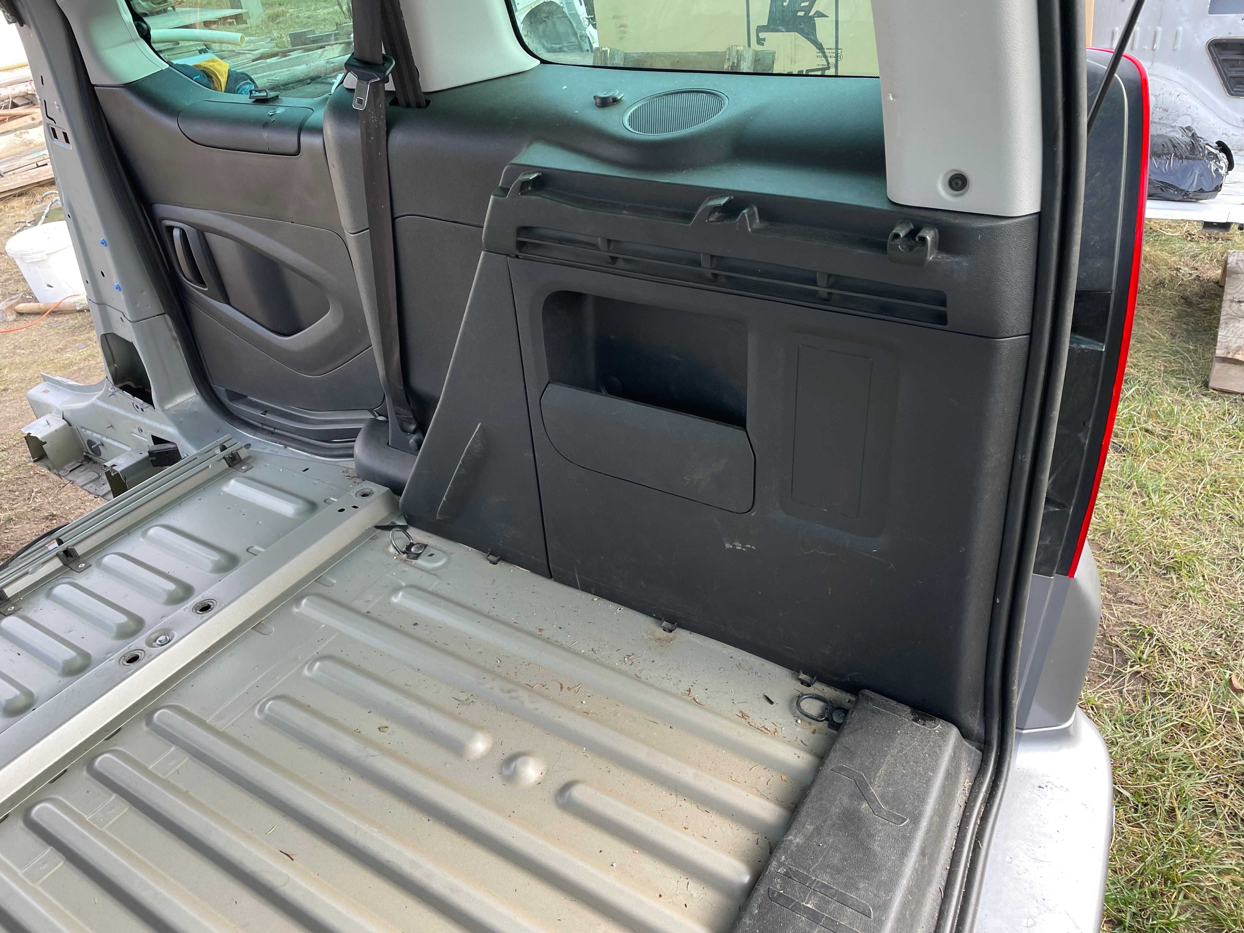Plastiki wnętrza Berlingo Partner III