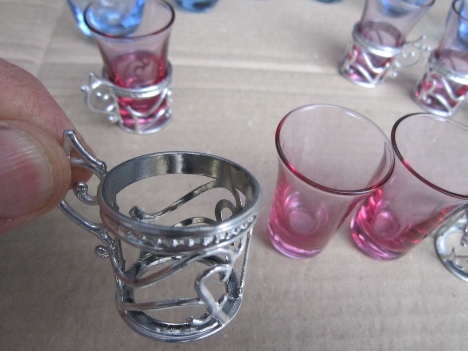 Сувенирный набор стопок в подстаканниках цветное стекло винтаж ссср