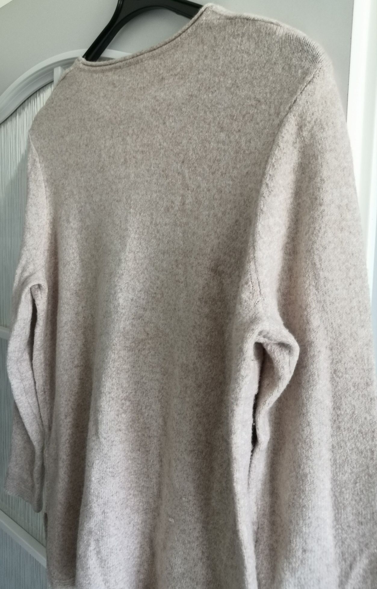 Sweterek beżowy Olsen