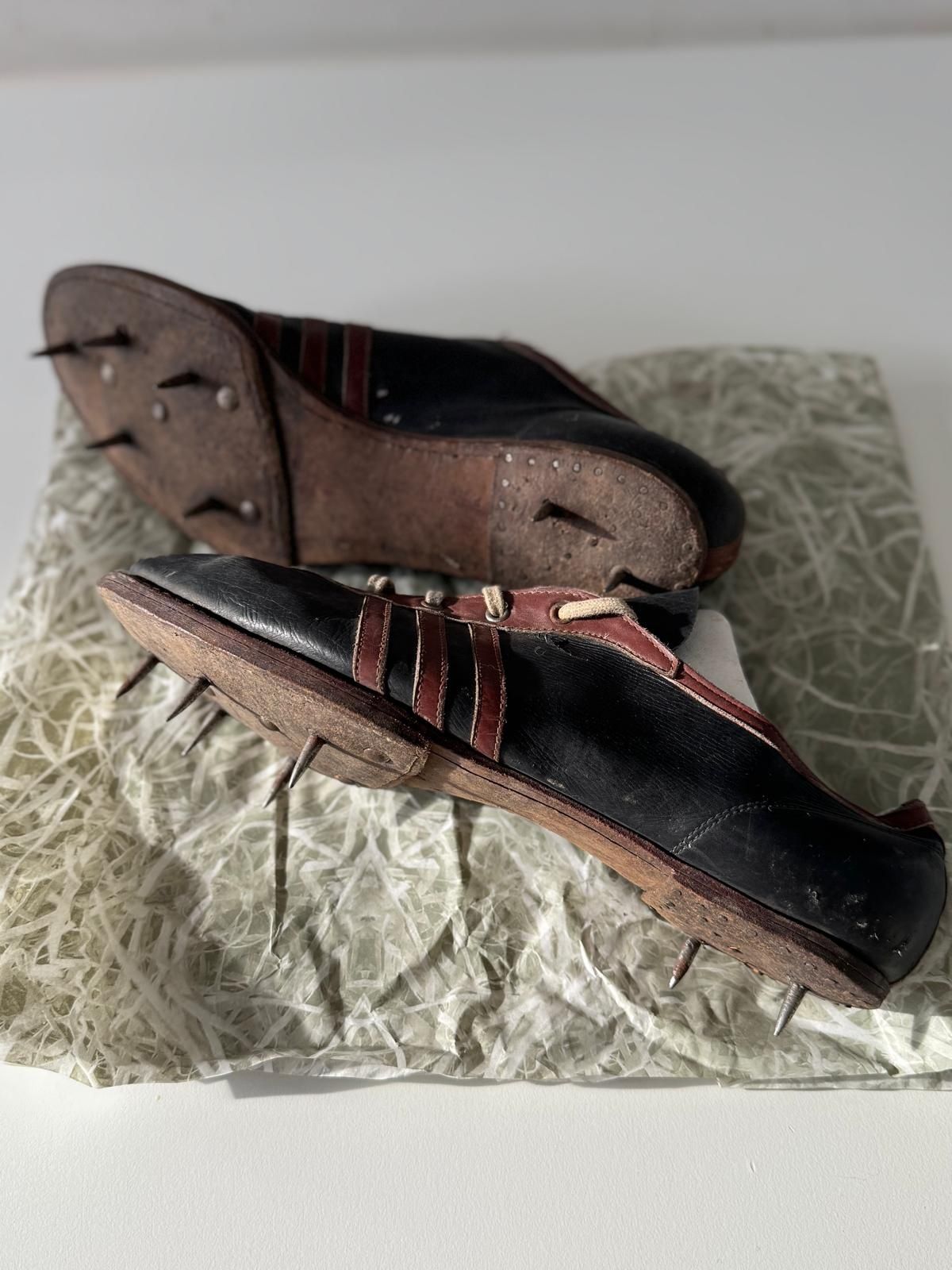 Unikatowe zabytkowe buty na bieżnie vintage
