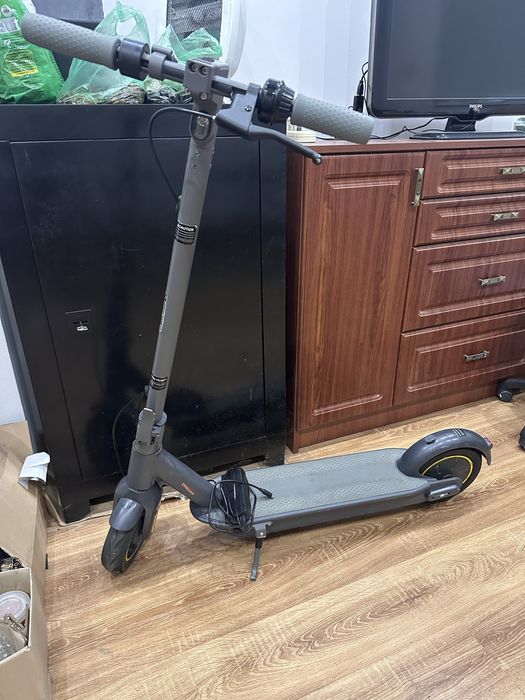 Електросамокат Treker g30