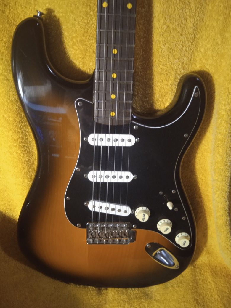 Продам Fender Stratocaster(Grass Roots ESP)