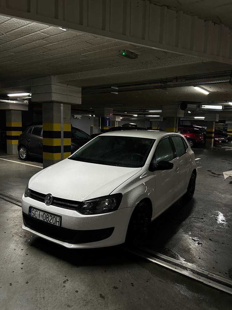 VW POLO 6R 2009 1.6 TDI białe 5 drzwi bez korozji zadbane