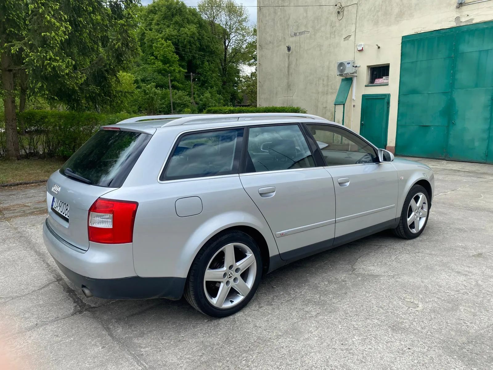 Audi A4 1.8 Turbo Zarejestrowany w Kraju