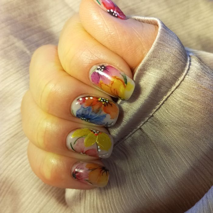 Manicure hybrydowy