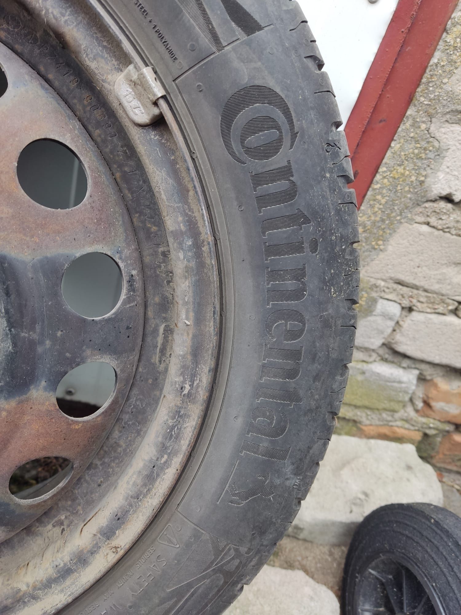 Koła opony Continental 4x100 155/65/14 R14 Aygo C1 107 letnie