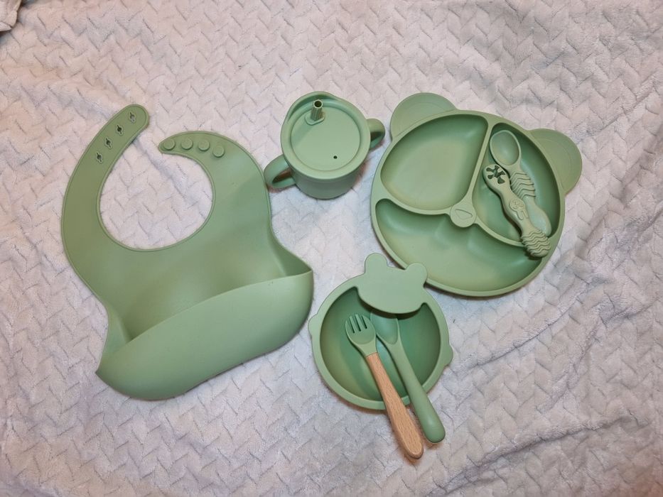 Набір дитячого посуду