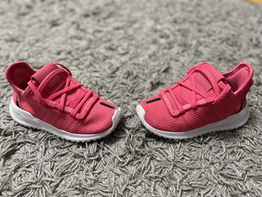 Buty Adidas różowe 25