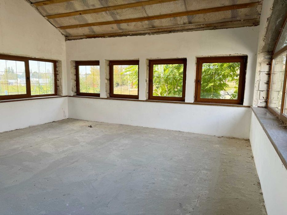 Дом в Совиньоне, ул. Бризова. 9 соток. Есть подвал. Гараж на 2 авто