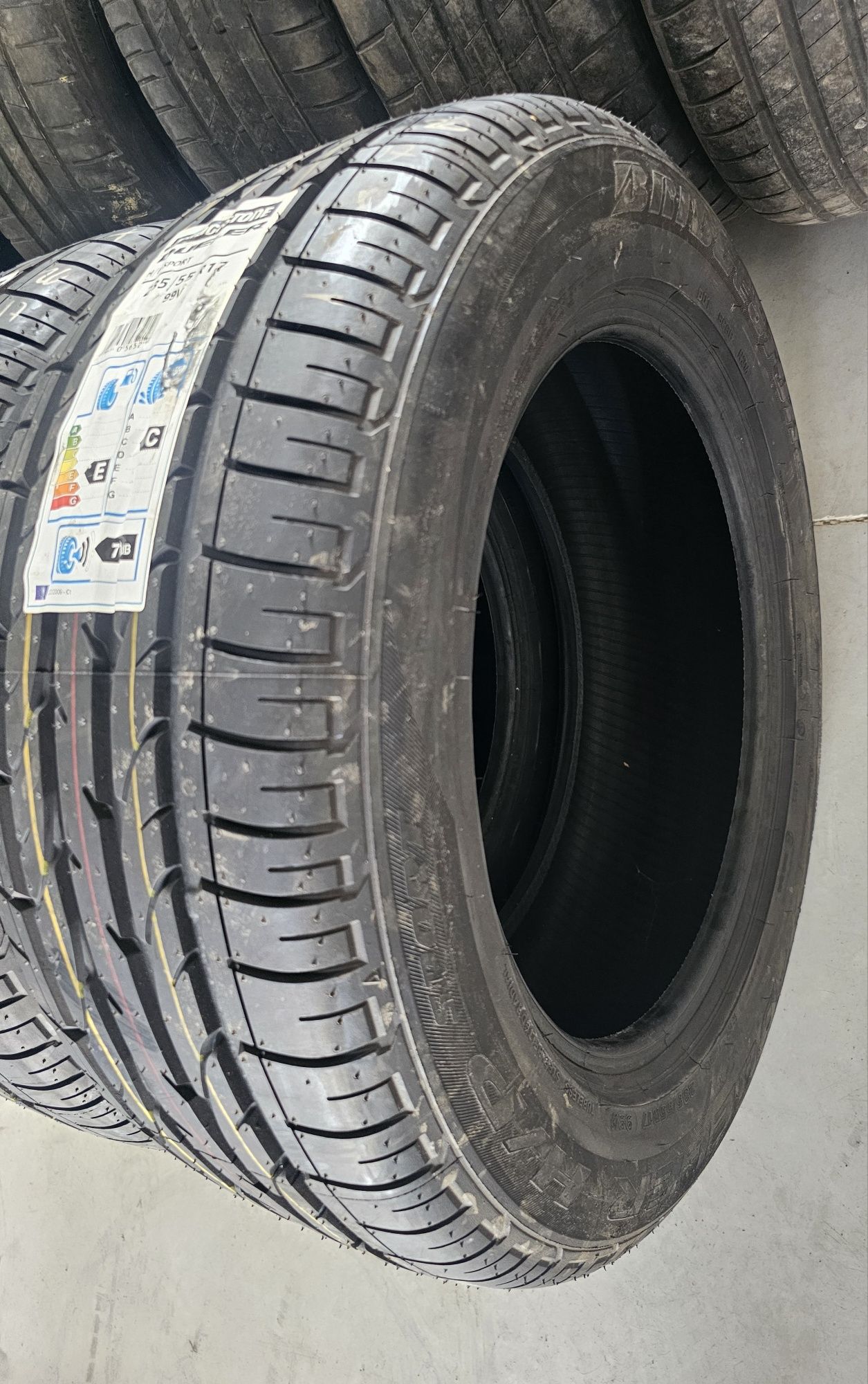 235/55R17 Bridgestone Dueler HP Sport Nowe Lato