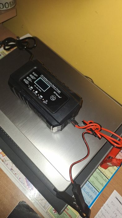 Prostownik  12 V 6 A  do AGM GEL