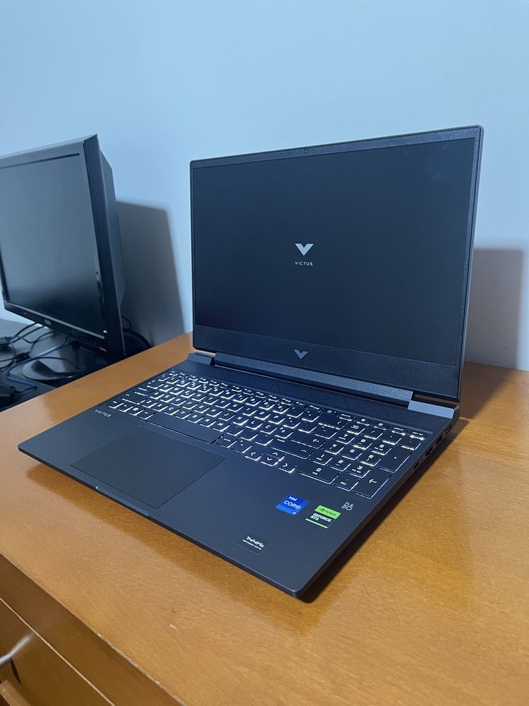 Portátil Gaming HP Victus 15-fa1057np