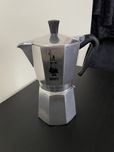 Włoska kawiarka Bialetti Moka Express 9tz srebrna duża