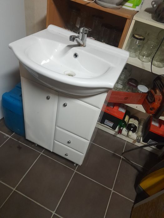 Sprzedam zlew łazienkowy używany