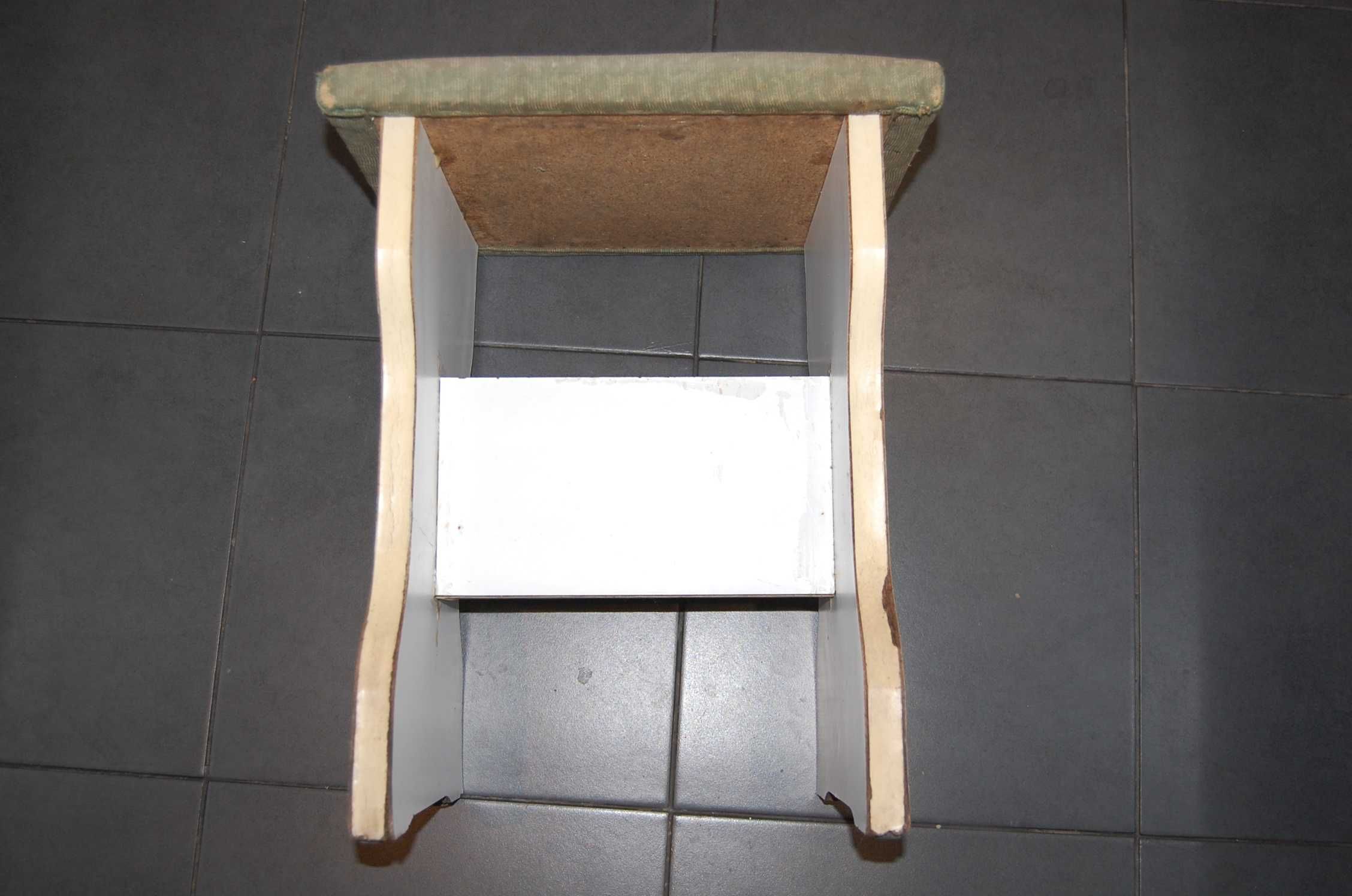Taboret, stołek drewniany - PRL
