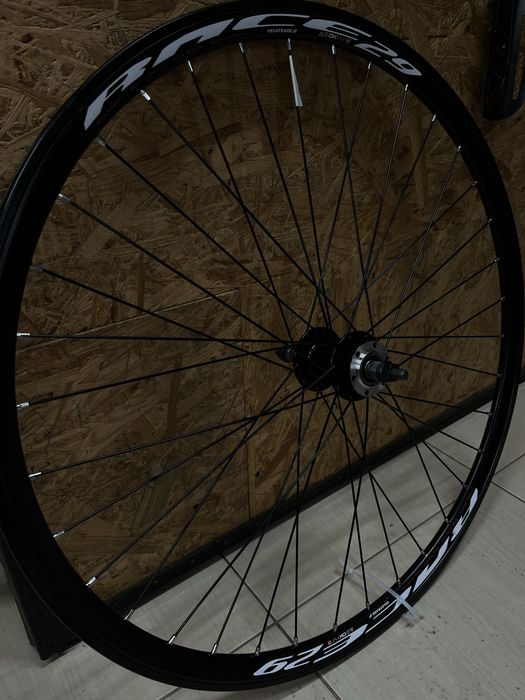 Колесо заднє 29" під тріщотку на промпідшипниках дискові гальма