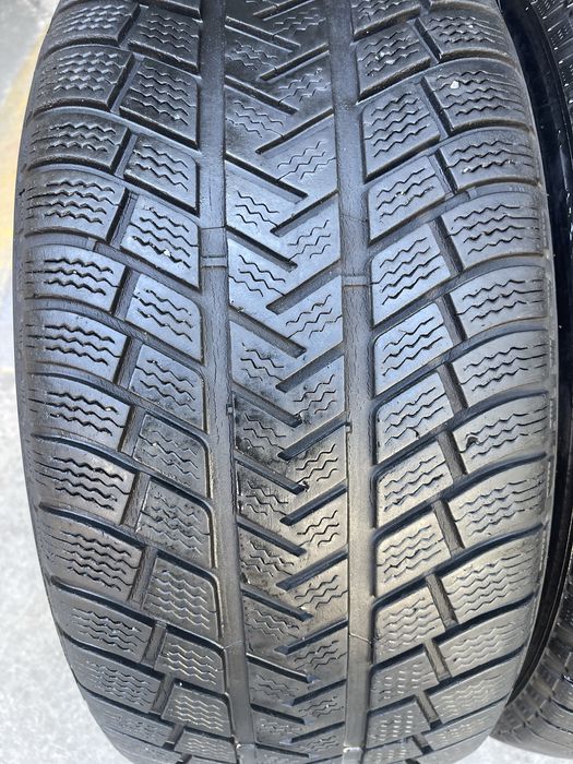 Шини зимові R18 255 55 Michelin Склад Осокорки