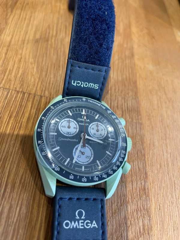 Omega x Swatch Mission To Earth MoonSwatch- SO33G100