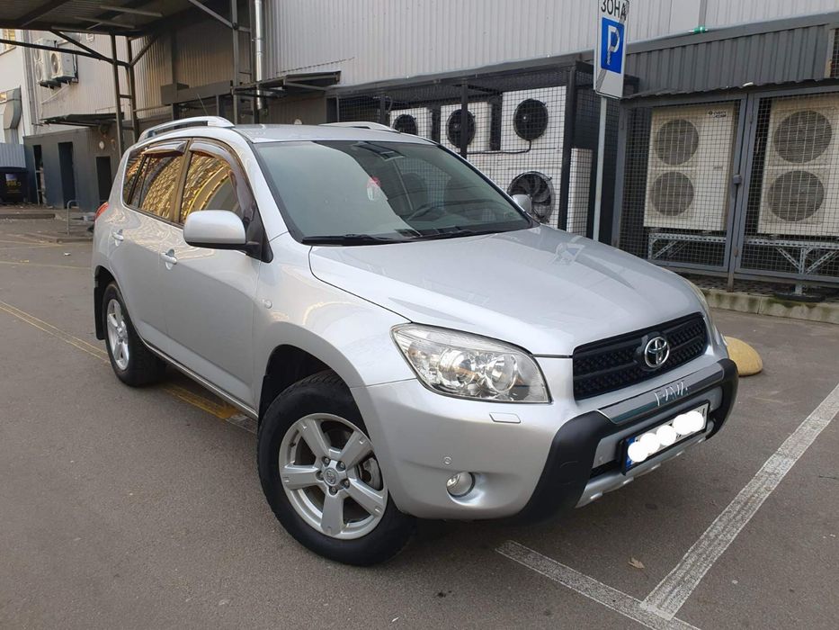 Продам Toyota RAV4 в отличном состоянии! Газ/бензин