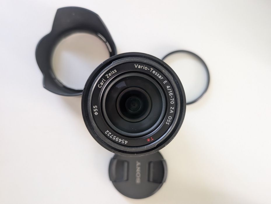 Sony a6300 z zestawem obiektywów i akcesoriów