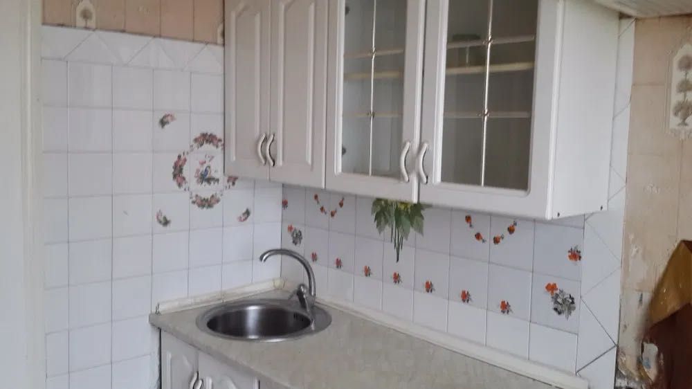 Продам 2-х комнатную  квартиру в г. Теплодар 3 этаж от хозяина