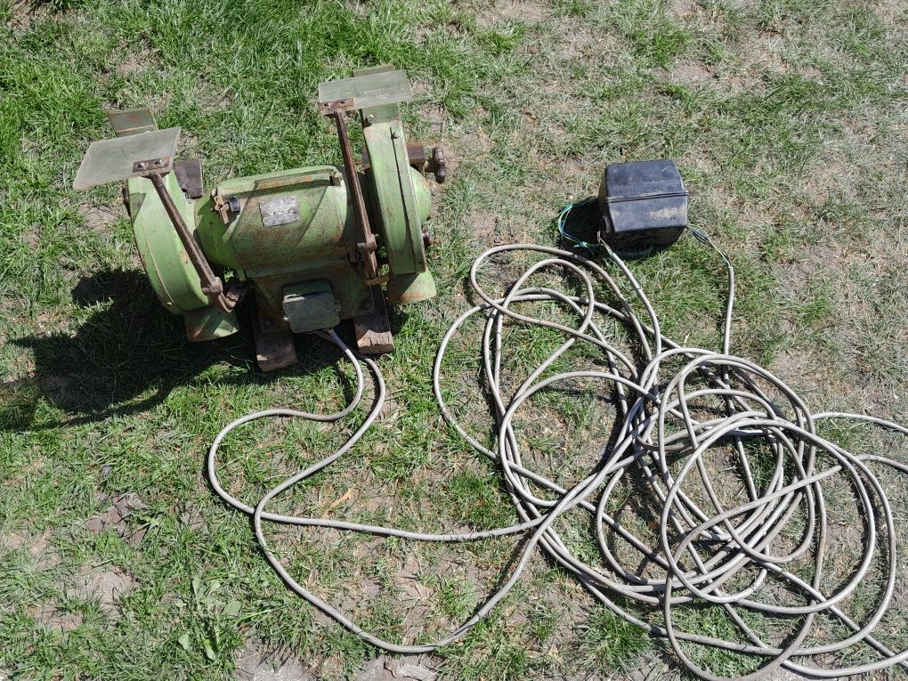 Bułgarska warsztatowa szlifierka stołowa 380V EZ Elprom waga 27kg