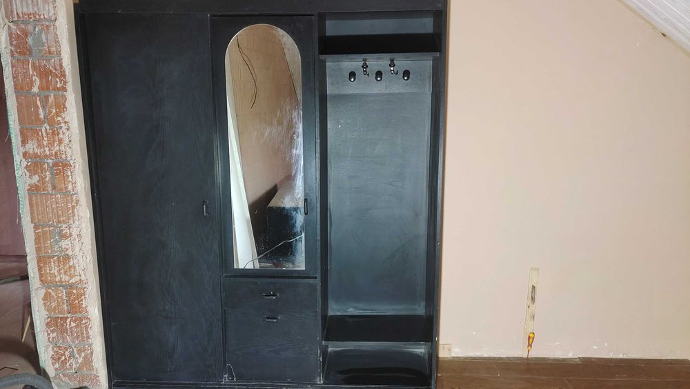 Шафа в передпокій