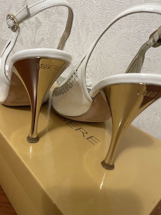 Босоніжки, ефектні і ексклюзивні,ESSERE, Італія, р.38