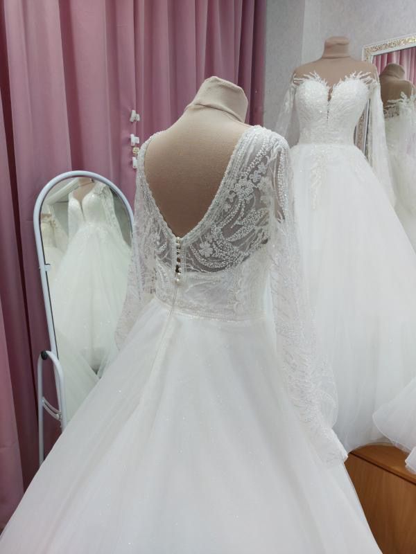 Весільна сукня колекції 2022 року, дуже гарна