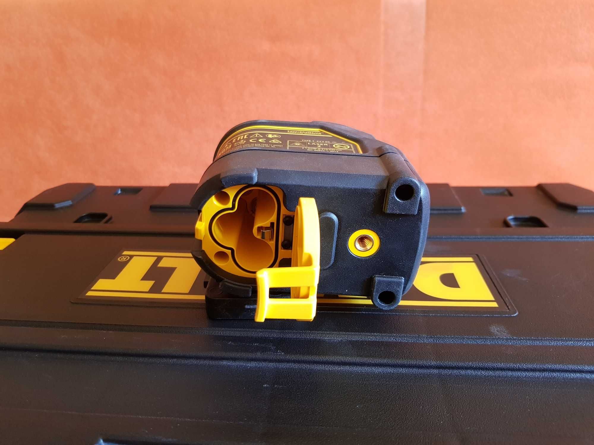 Nowy zestaw deWalt laser krzyżowy DW088CG + dalmierz laserowy DW099E