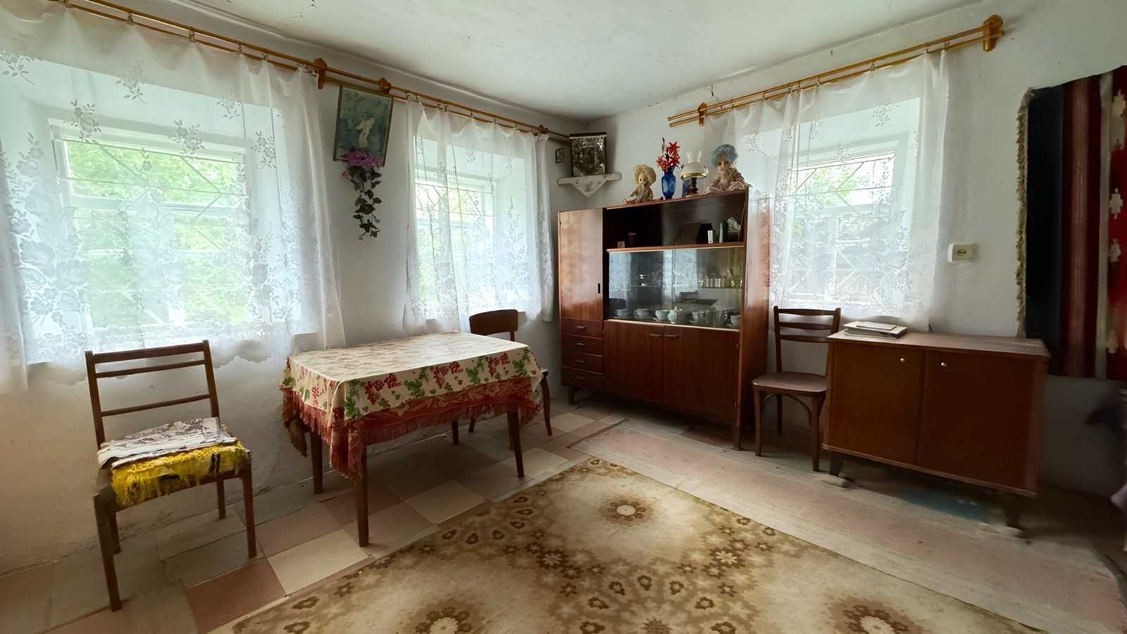 (5)    Продам будинок в с. Хижинці 9081