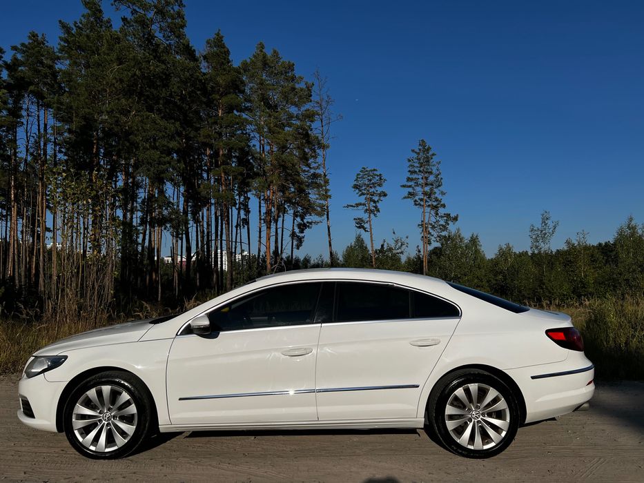Volkswagen Passat CC 2011