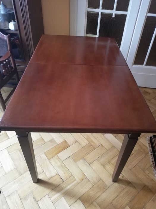 Дерев'яний стіл розкладний