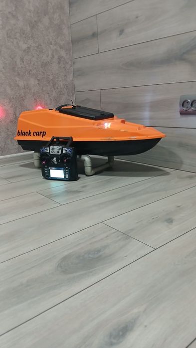 Кораблик прикормочний GPS автопілотом.