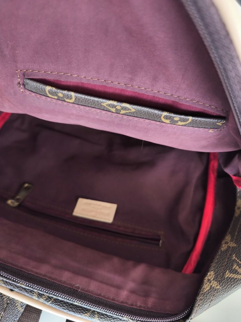 Mochila de mulher. Nova