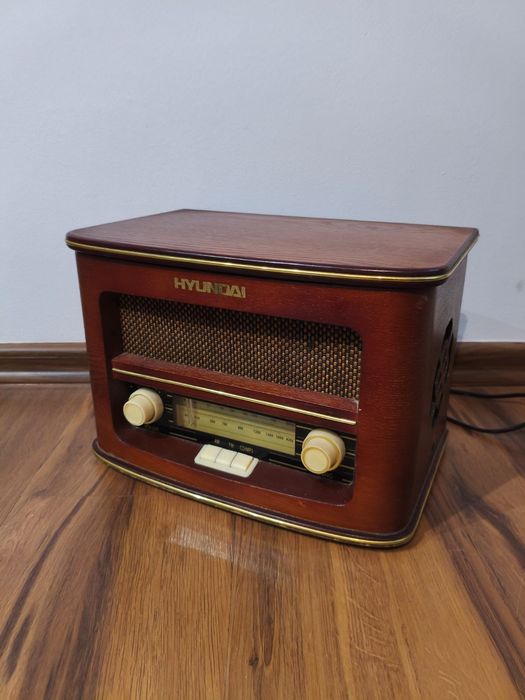 Radio Hyundai Retro RC606