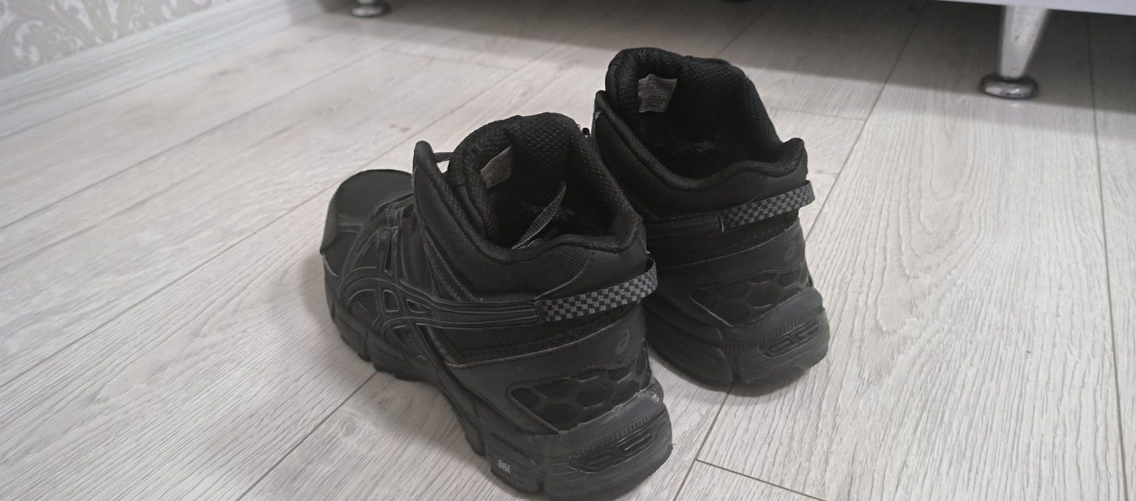 Кросівки зимові ASICS