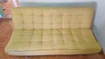 Vendo sofá/cama amarelo torrado usado em bom estado